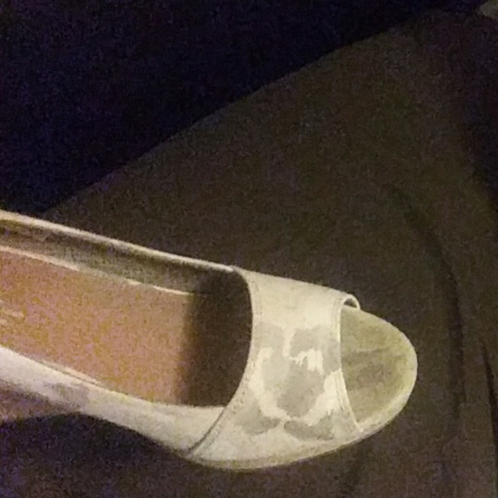 Shoes - Picture 3 of 3